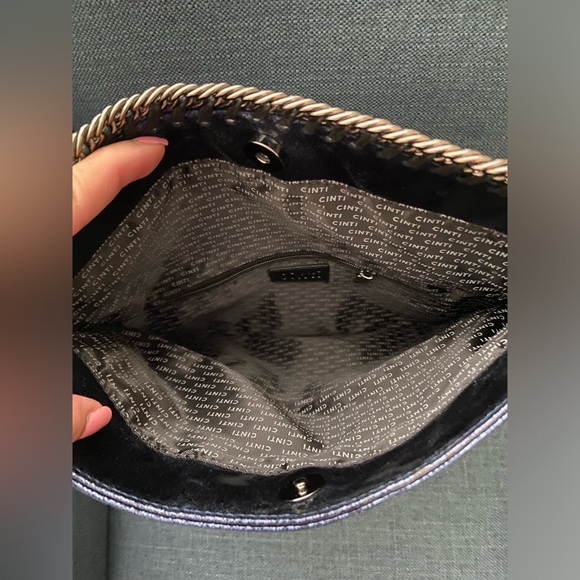 Cinti Sequins Mettalic Leather Embroidered Fold Over Navy Velvet Clutch w Metal - Picture 5 of 15